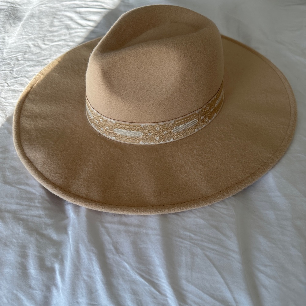 Elegant Tan Wide-Brim Hat